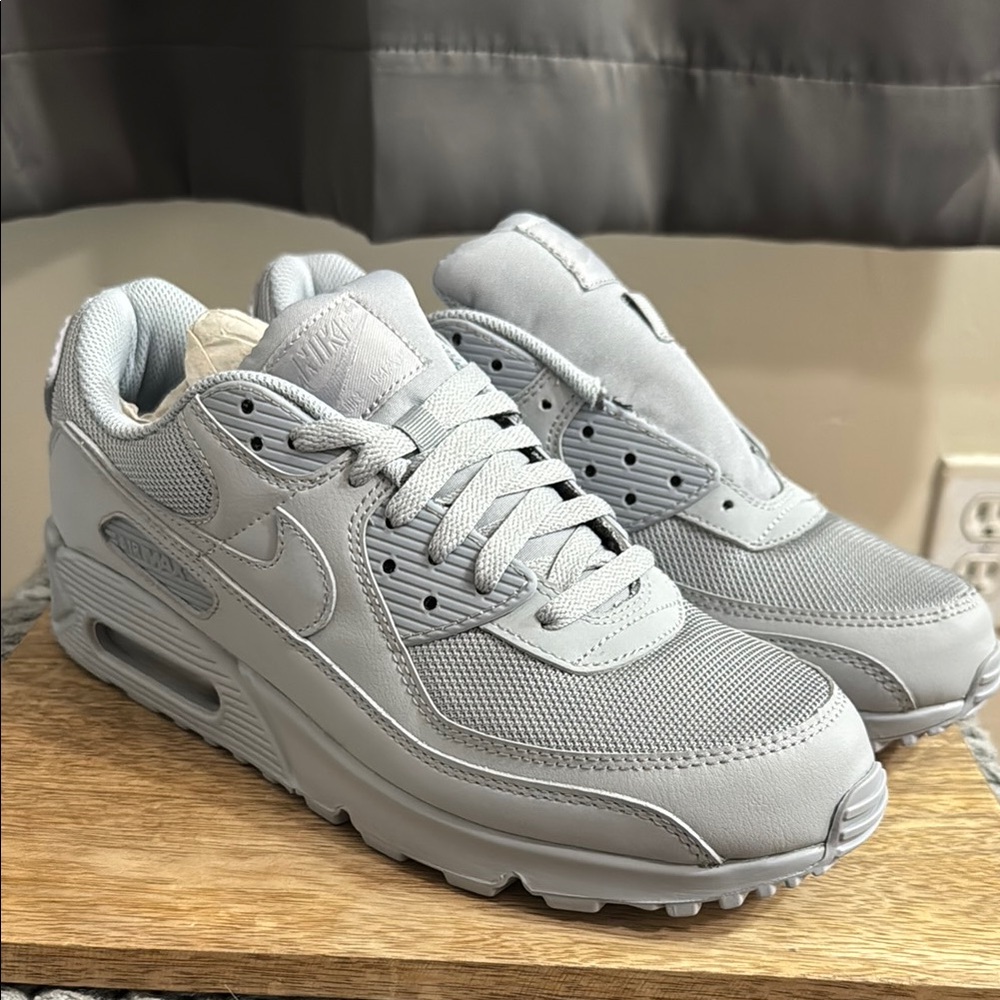 Nike Air Max 90 Light Gray Sneakers